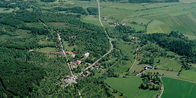 Flygfoto över Linderås.