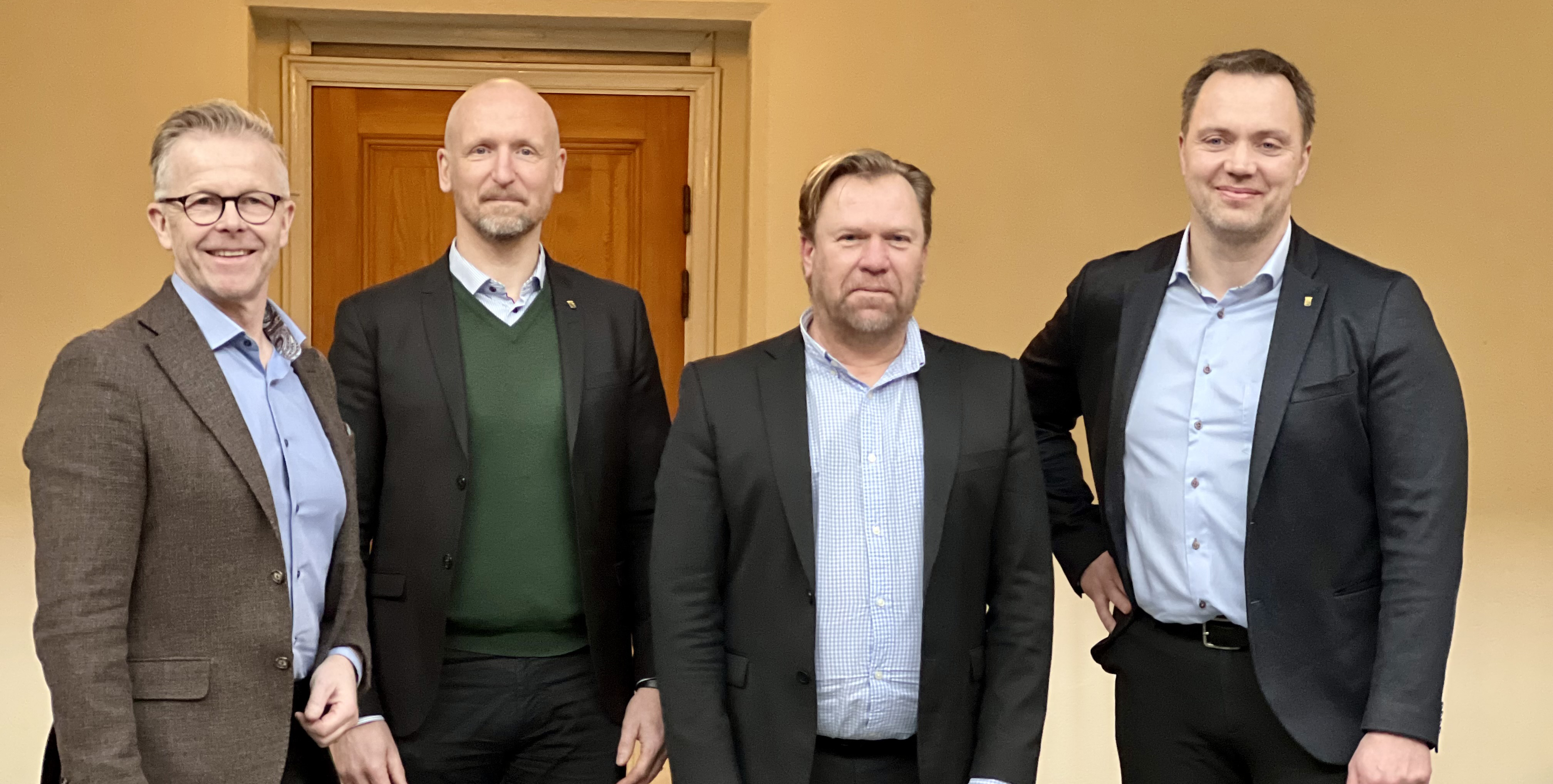 Pär-Anders Davidsson - VD Tranås United, Gustav Liljenström - förvaltningschef HR- och Arbetsmarknadsförvaltningen, Mats Holmstedt - kommunstyrelsens ordförande, Pär Thudeen - kommundirektör.